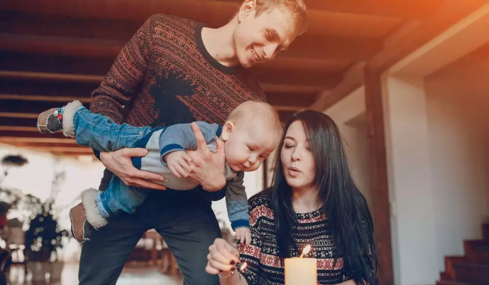 100 Kata-kata mutiara keluarga kecil yang penuh cinta 2025 © 2025 brilio.net 100 Kata-kata mutiara keluarga kecil yang penuh cinta 2025 © 2025 brilio.net