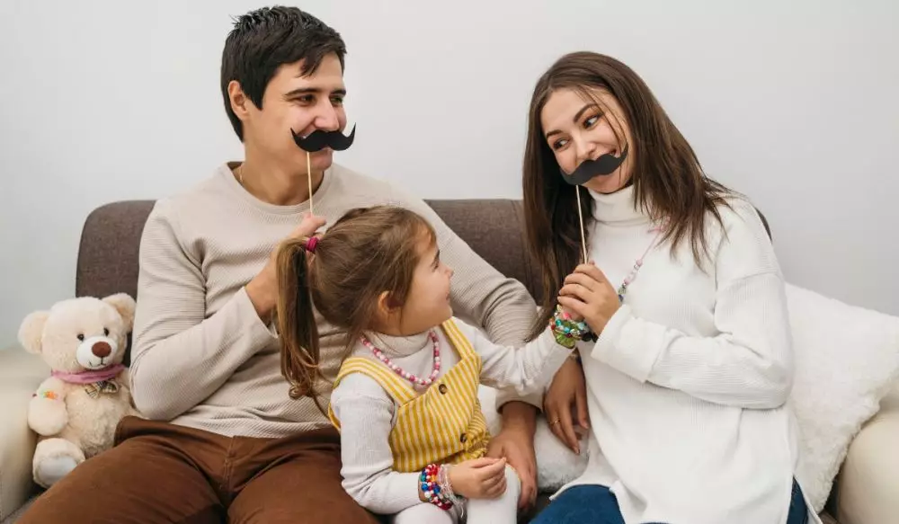 100 Kata-kata mutiara keluarga kecil yang penuh cinta 2025 © 2025 brilio.net 100 Kata-kata mutiara keluarga kecil yang penuh cinta 2025 © 2025 brilio.net