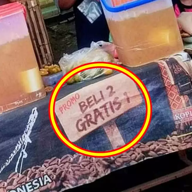 Pakai teknik ‘S3 Marketing', 11 spanduk dagang super kocak ini bikin pembeli auto salah fokus