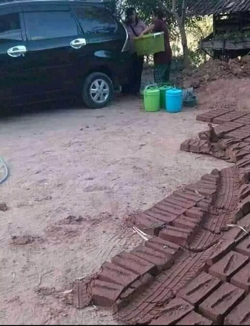 potret kocak jemur barang © berbagai sumber potret kocak jemur barang © berbagai sumber