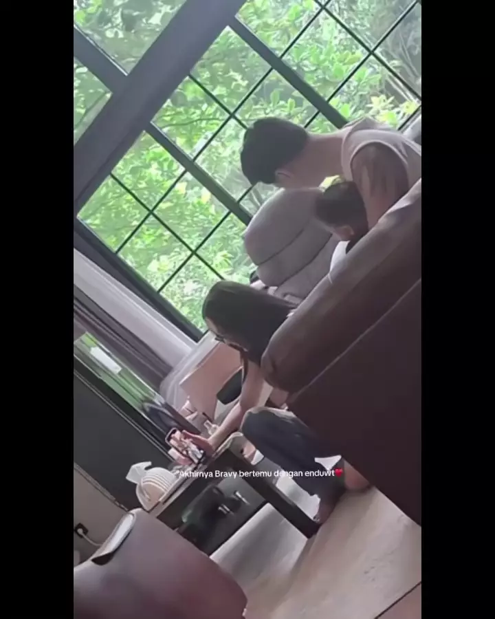 DJ Bravy bertemu Erika Carlina usai putus © 2025 Instagram DJ Bravy bertemu Erika Carlina usai putus © 2025 Instagram