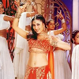 bocah digendong amitabh bachchan © berbagai sumber