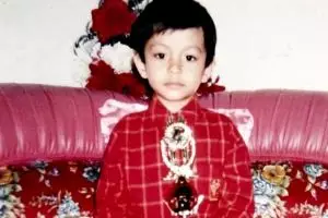 Potret lawas 9 seleb saat raih piala ini bikin gemas banget, dulu imut sekarang jadi bintang besar