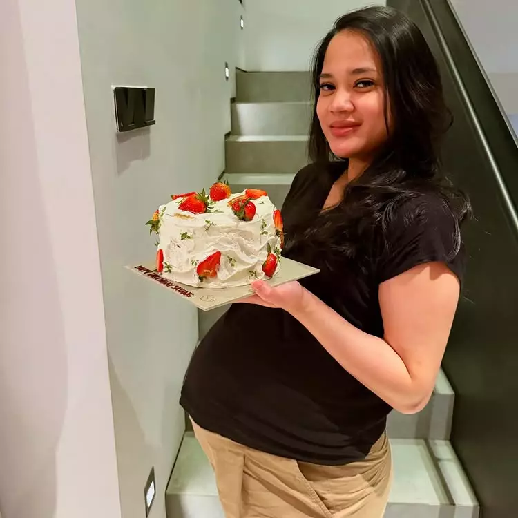 Istri Nino RAN hamil anak pertama © 2025 Instagram