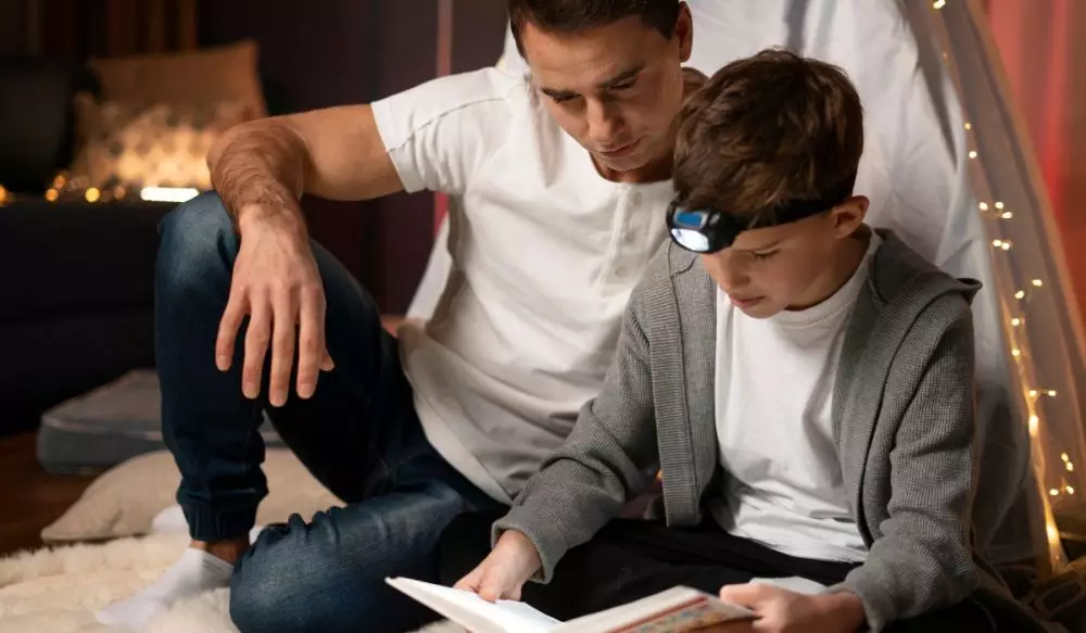 Kata-kata mutiara ayah dan anak penuh kehangatan © 2025 brilio.net Kata-kata mutiara ayah dan anak penuh kehangatan © 2025 brilio.net