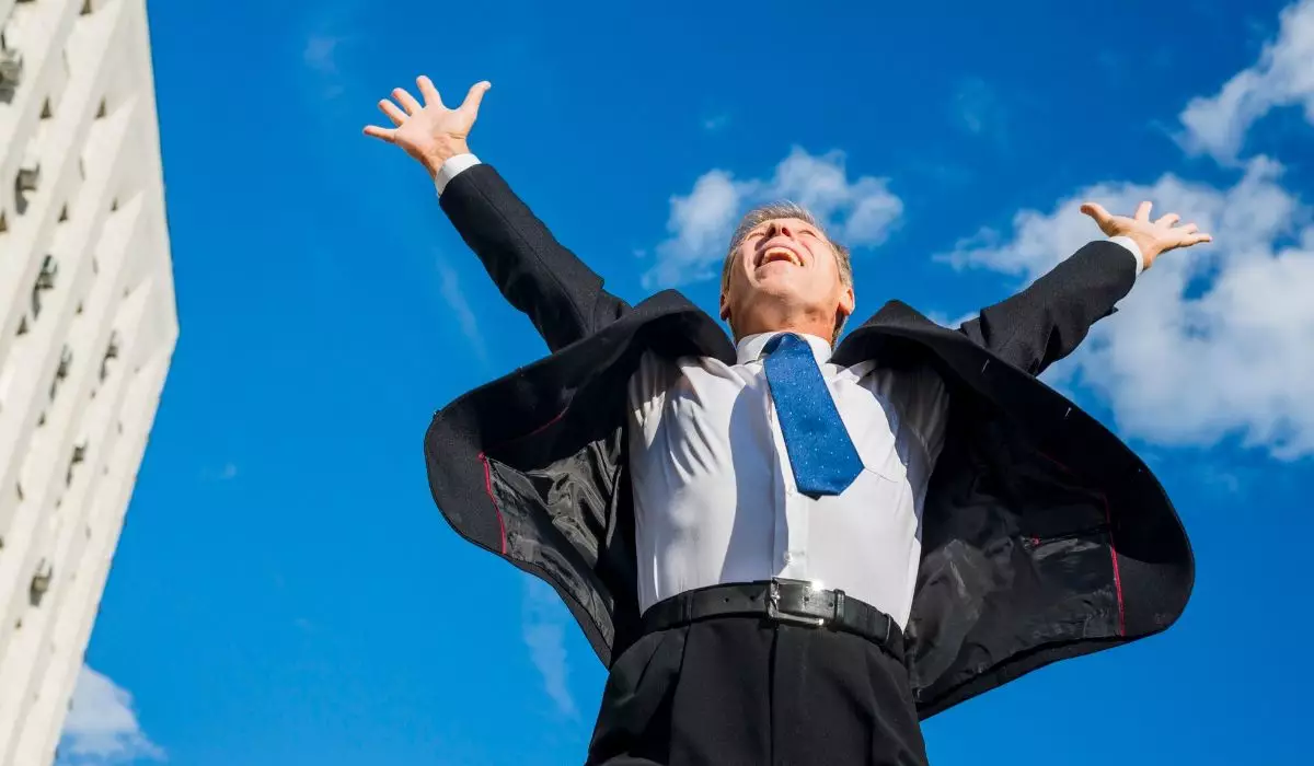 100 Kata-kata motivasi kerja keras untuk meraih impian 2025, biar semangatmu nggak cuma di awal doang