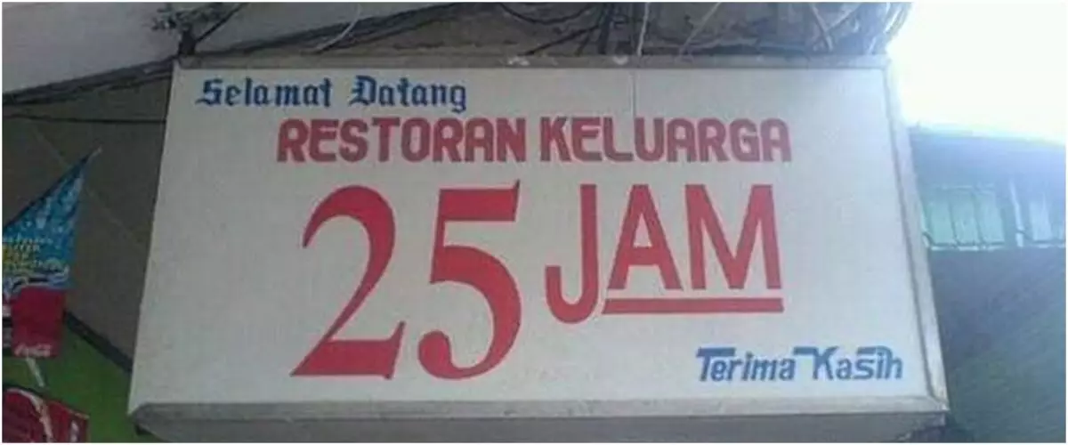 11 Tulisan ‘selamat datang’ paling absurd di tempat umum, niatnya ramah tapi bikin salah fokus