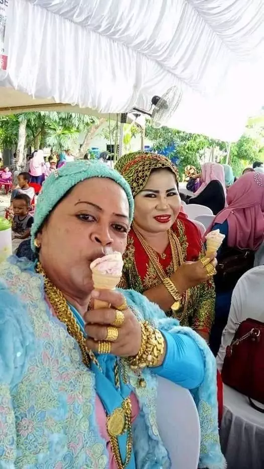 aksi kocak cewek makan © berbagai sumber