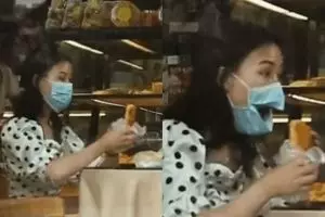 Kelakuannya bikin geleng kepala, 11 potret cewek saat makan ini beneran nggak masuk akal tapi ngakak