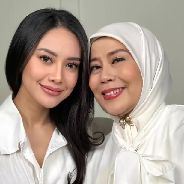 Mertua idaman semua menantu, Dewi Yull beri sikap tegas soal perlakuan suami harus mulia kepada istri