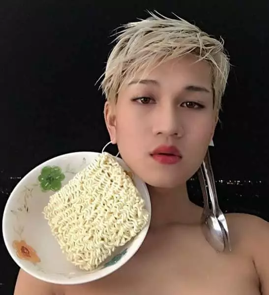 tampil beda pakai aksesori nyeleneh © berbagai sumber