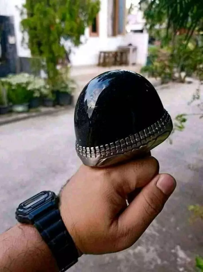 tampil beda pakai aksesori nyeleneh © berbagai sumber