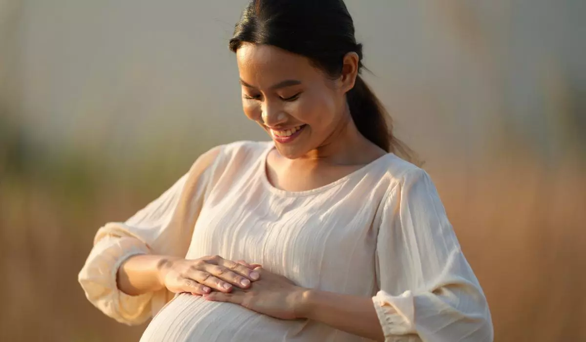 100 Kata-kata mutiara ibu hamil untuk janin, penguat bonding dengan janin di kandungan