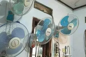 10 Potret benda dipasang kelewat banyak, dari kipas sampai cctv bikin geleng kepala