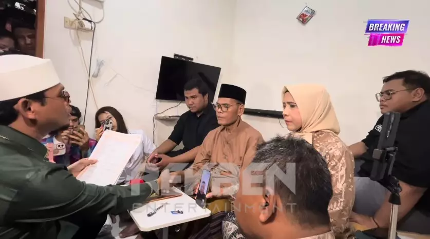Fahmi Bo resmi nikah lagi dengan eks istri © berbagai sumber Fahmi Bo resmi nikah lagi dengan eks istri © berbagai sumber