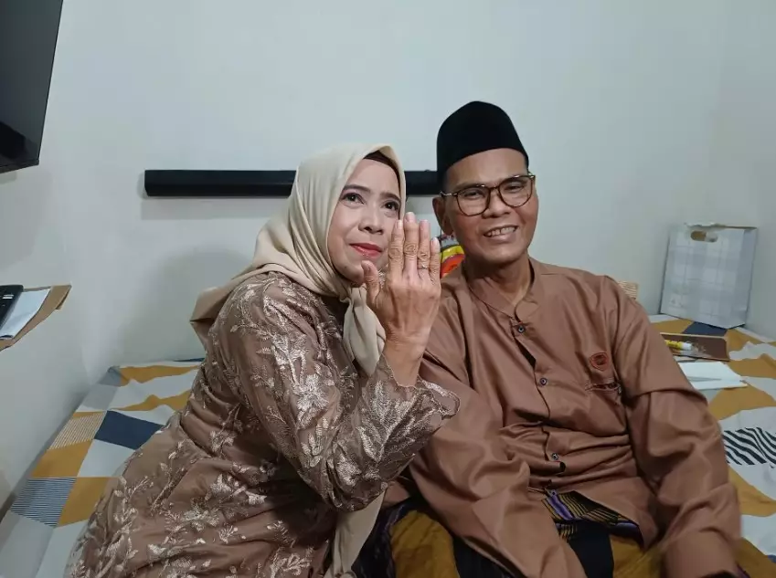 Fahmi Bo resmi nikah lagi dengan eks istri © berbagai sumber Fahmi Bo resmi nikah lagi dengan eks istri © berbagai sumber