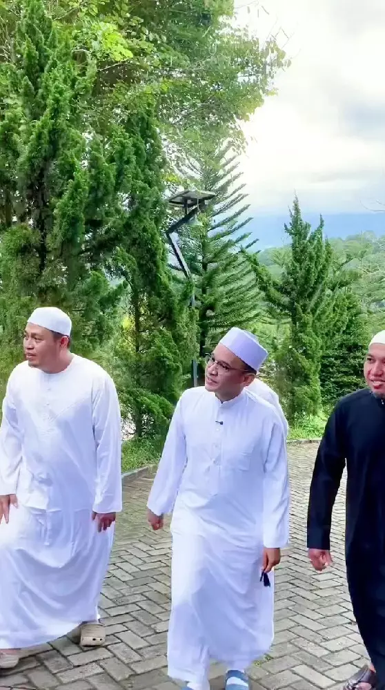 Ruben Onsu belajar di pesantren © Instagram
