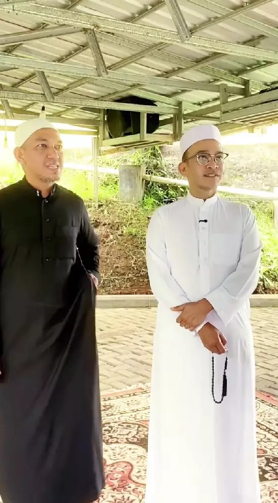 Ruben Onsu belajar di pesantren © Instagram