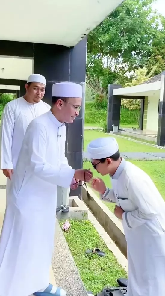 Ruben Onsu belajar di pesantren © Instagram