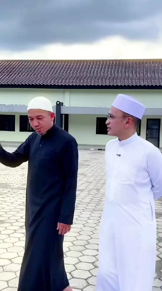 Ruben Onsu belajar di pesantren © Instagram
