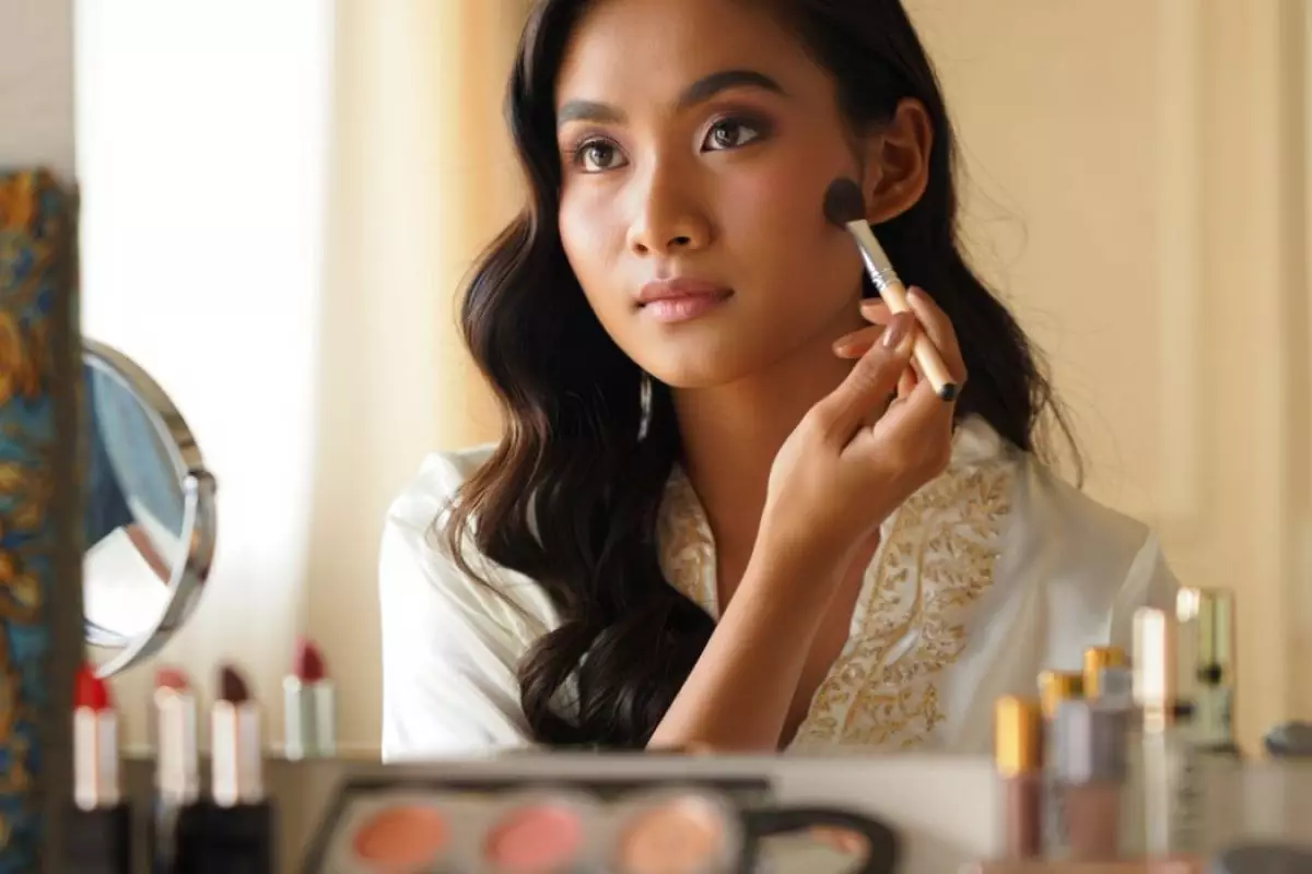 Rekomendasi produk makeup andalan MUA, harga terjangkau dan hasilnya flawless sepanjang hari