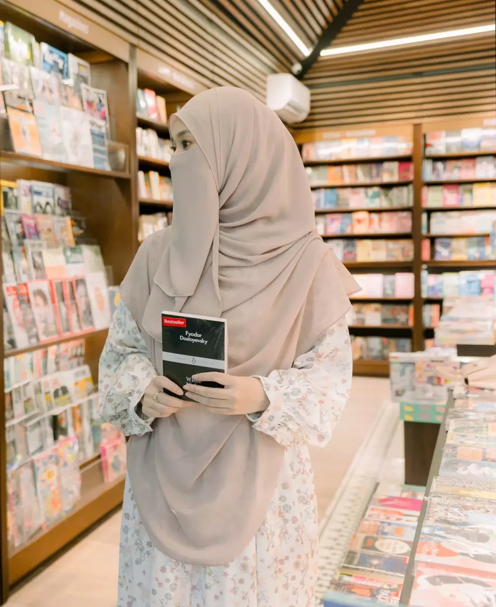 YouTuber Fiki Naki resmi nikahi Tina © Instagram YouTuber Fiki Naki resmi nikahi Tina © Instagram