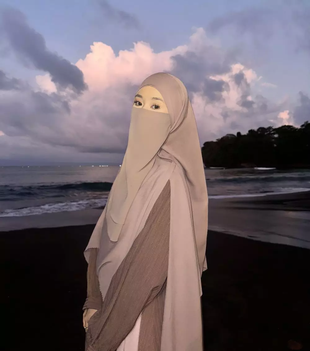 YouTuber Fiki Naki resmi nikahi Tina © Instagram YouTuber Fiki Naki resmi nikahi Tina © Instagram