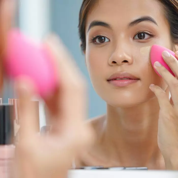 5 Rekomendasi foundation + moisturizer 2-in-1 terbaik, ringan, glowing, dan tahan lama