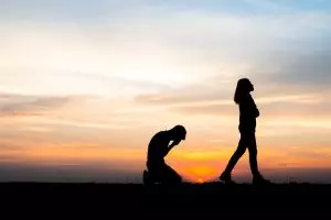 100 Kata-kata motivasi putus cinta, kembali bikin semangat dan berkelas