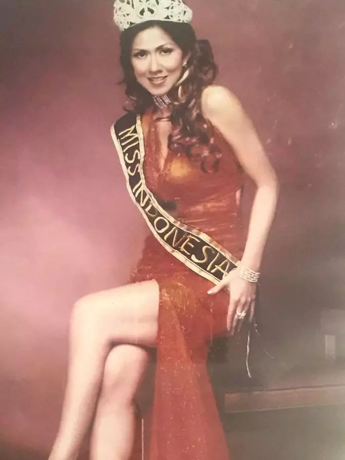 Pesona masa muda ibu seleb jadi model lawas © berbagai sumber Pesona masa muda ibu seleb jadi model lawas © berbagai sumber