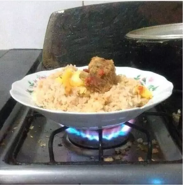 masak di kompor © berbagai sumber