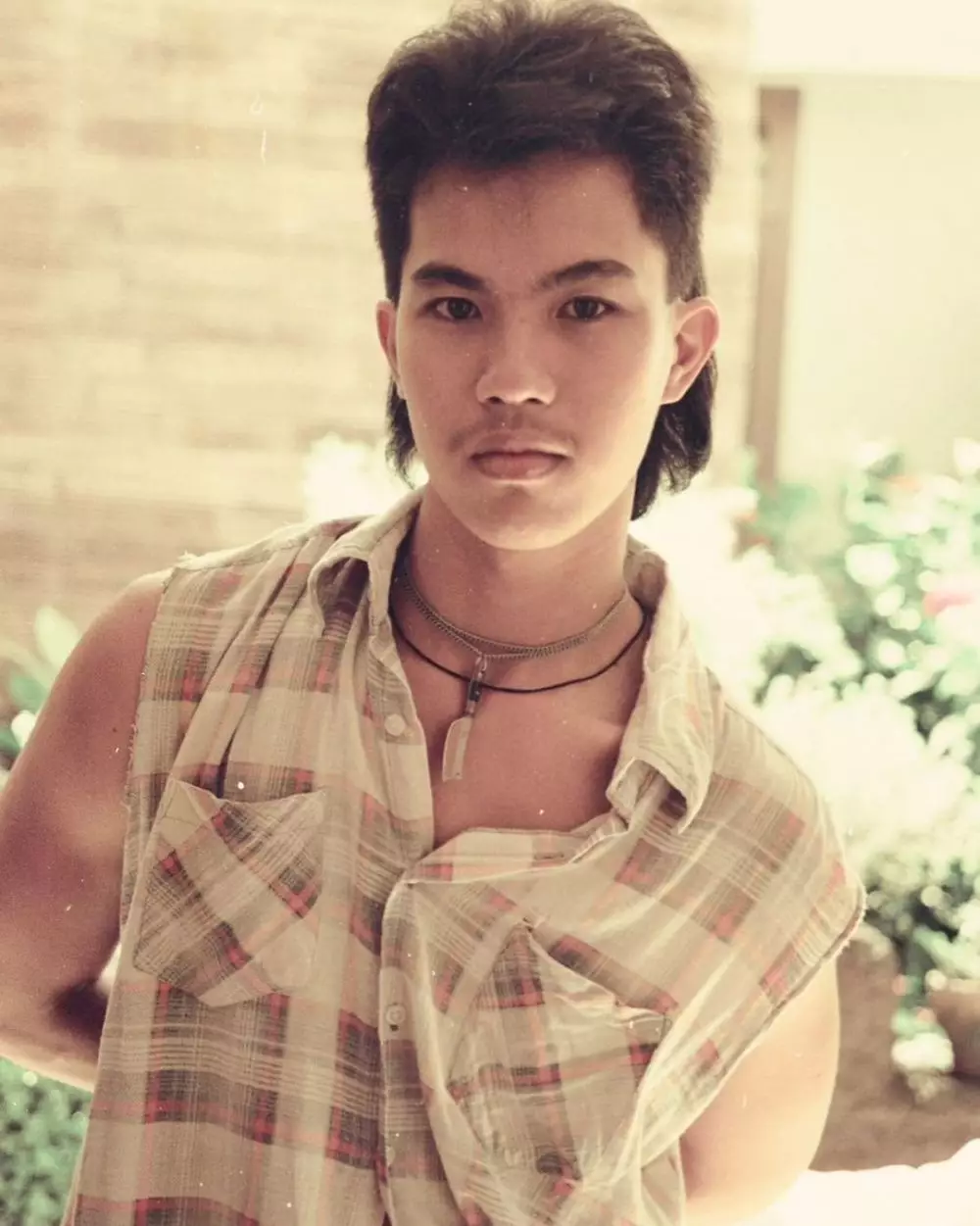 Potret lawas suami penyanyi saat sekolah © berbagai sumber