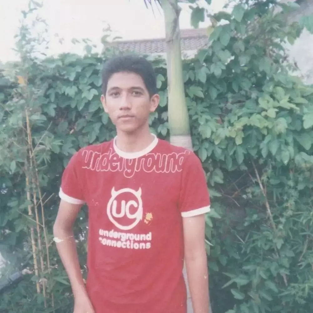 Potret lawas suami penyanyi saat sekolah © berbagai sumber