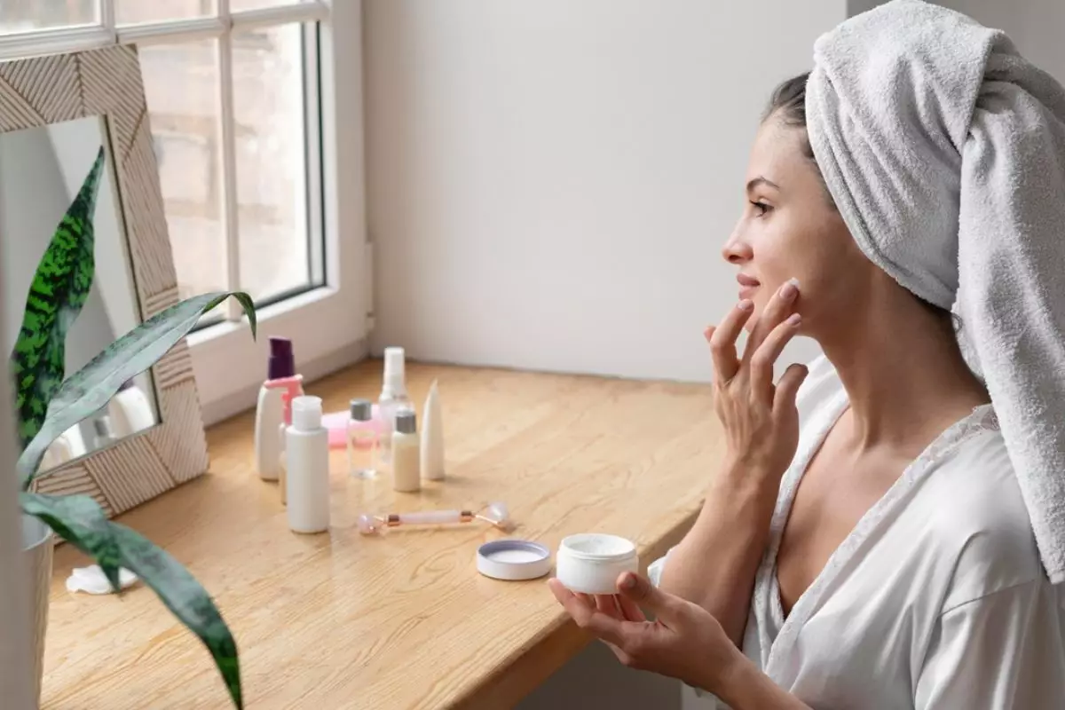 8 Urutan pemakaian skincare Viva yang benar, biar kulit glowing dan cerah tanpa bikin kantong bolong