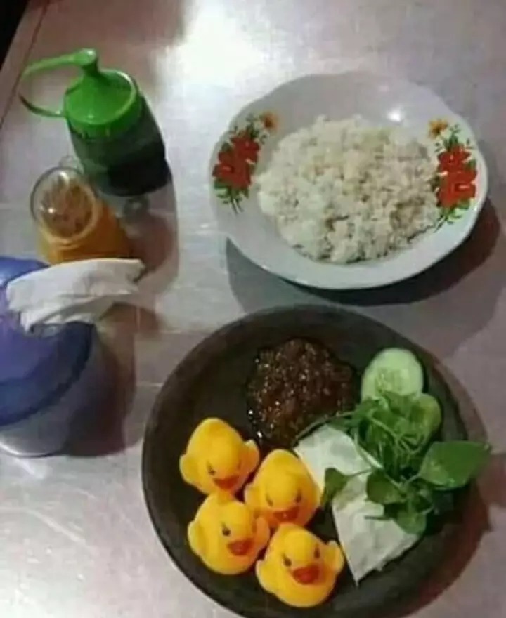 potret lucu akhir bulan © berbagai sumber