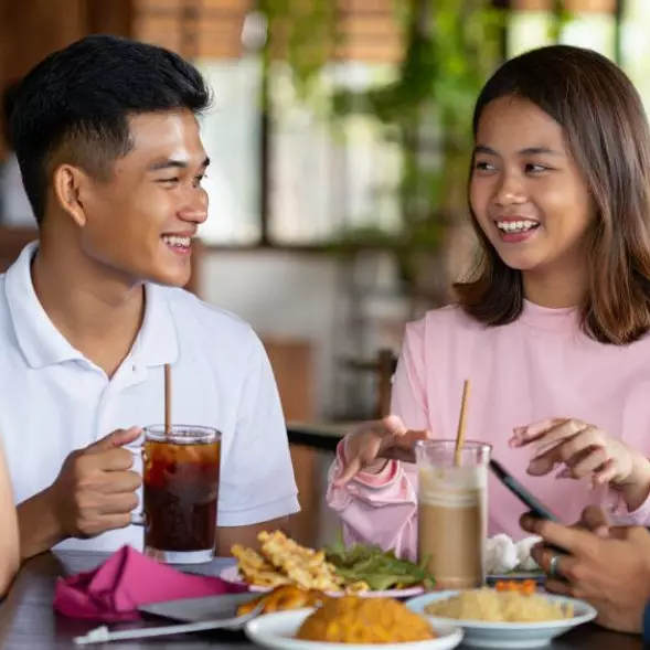 50 Pantun lucu 2 barus tentang kehidupan, gokil tapi banyak benarnya