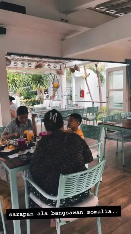 Virgoun liburan bareng ketiga buah hati © Instagram Virgoun liburan bareng ketiga buah hati © Instagram