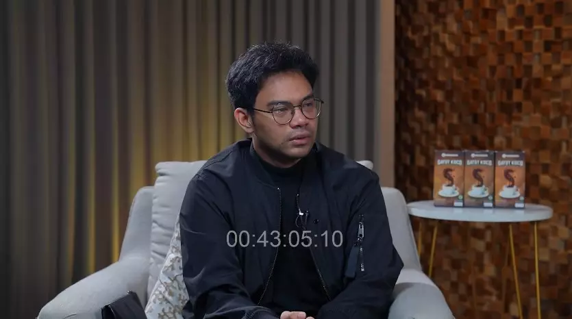 Pengakuan Insanul Fahmi sudah nikahi Inara Rusli © berbagai sumber Pengakuan Insanul Fahmi sudah nikahi Inara Rusli © berbagai sumber