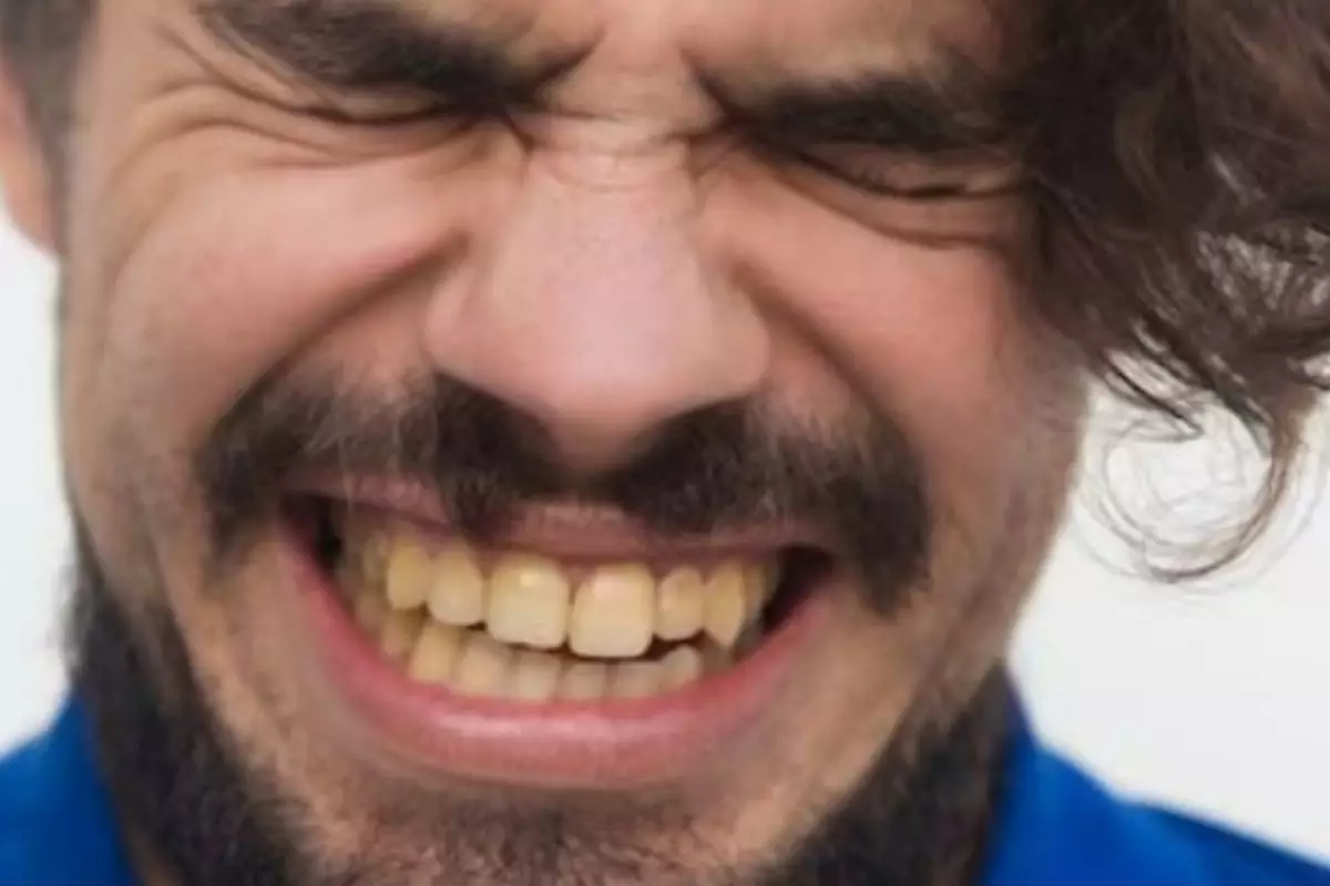 Langsung putih dalam 2 menit, trik menghilangkan noda kuning gigi pakai 1 jenis bumbu dapur