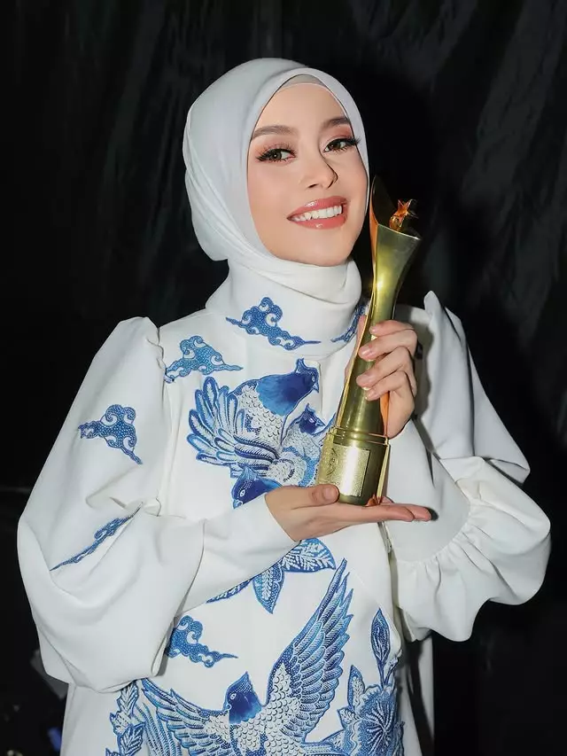 Potret baby bump Lesty Kejora © 2025 Instagram