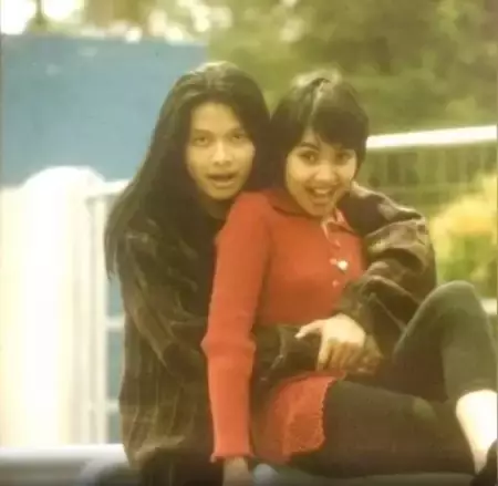 potret mesra armand maulana dan dewi gita yang awet nikah 30 tahun © berbagai sumber potret mesra armand maulana dan dewi gita yang awet nikah 30 tahun © berbagai sumber