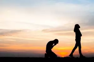 100 Kata-kata galau putus cinta yang bikin lega, biar pelan-pelan bisa senyum lagi