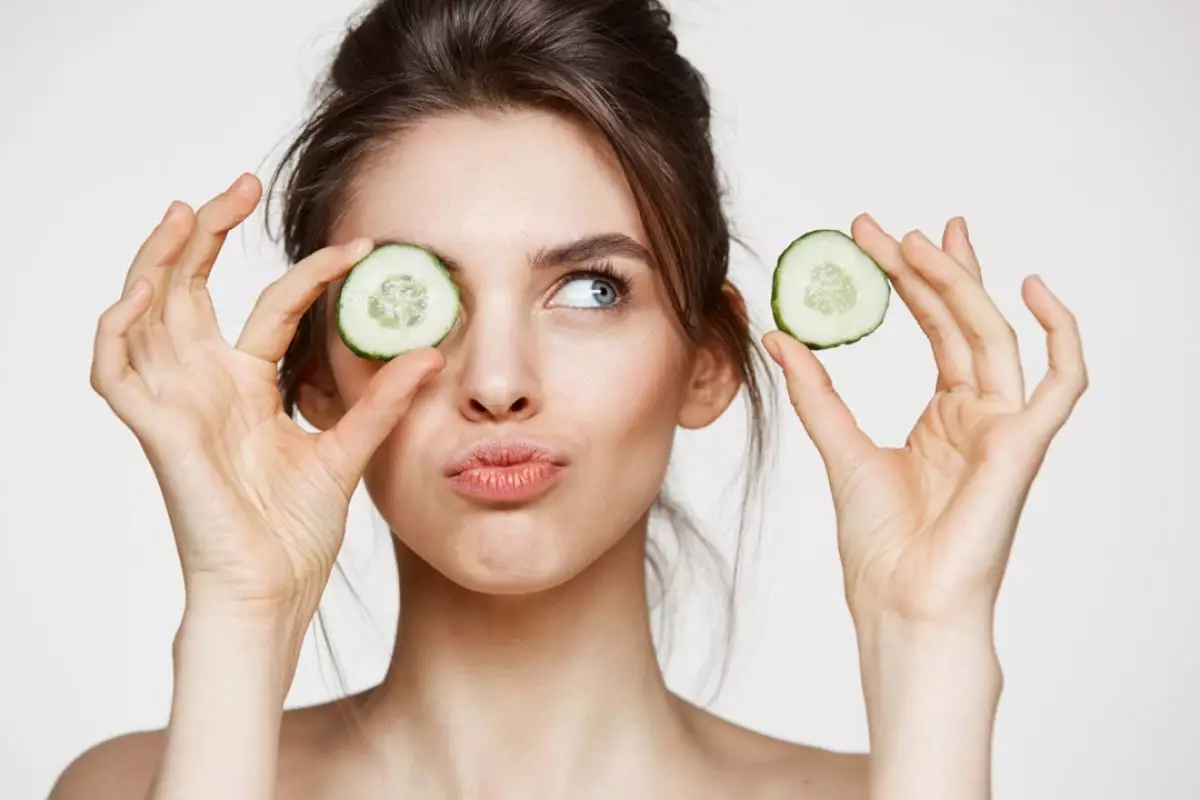 Kulit wajah lagi sensitif? Coba 9 bahan alami ini, dijamin adem dan nggak perih