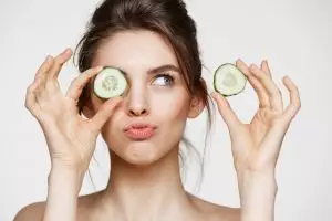 Kulit wajah lagi sensitif? Coba 9 bahan alami ini, dijamin adem dan nggak perih