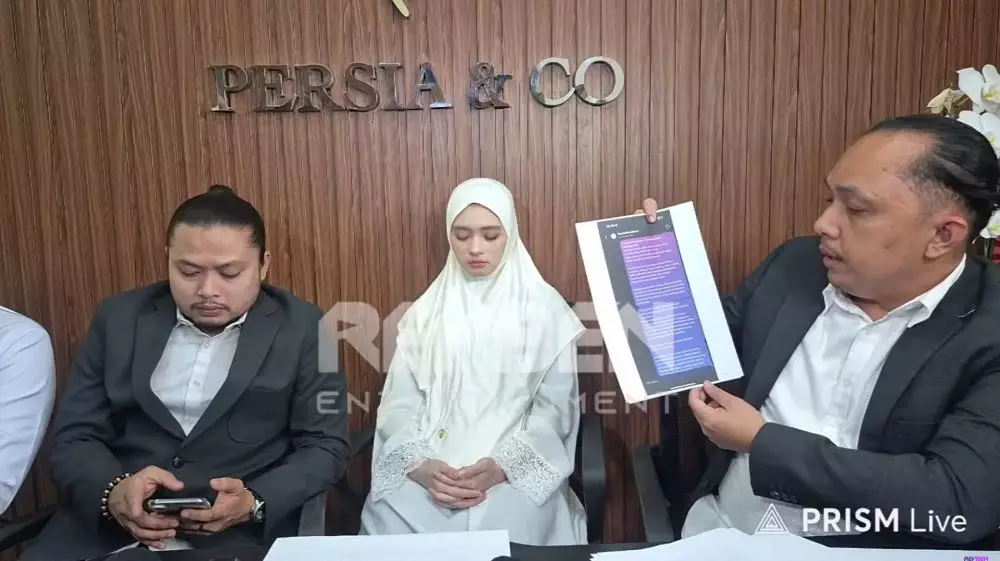 Pengakuan Inara Rusli sudah pisah dari Insanul Fahmi © 2025 brilio.net Pengakuan Inara Rusli sudah pisah dari Insanul Fahmi © 2025 brilio.net