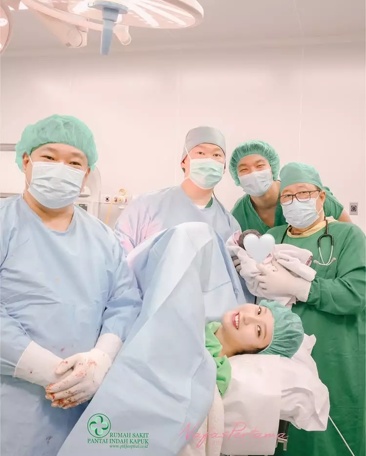 Nita Vior melahirkan anak pertama © 2025 Instagram