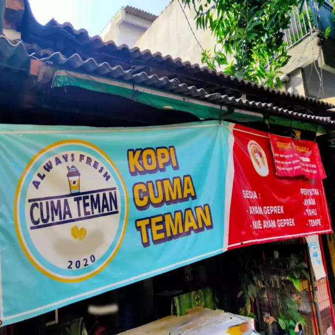 tulisan kocak spanduk minuman kekinian © berbagai sumber