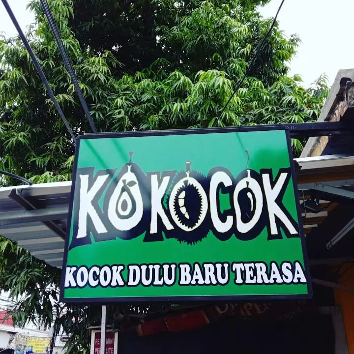 tulisan kocak spanduk minuman kekinian © berbagai sumber