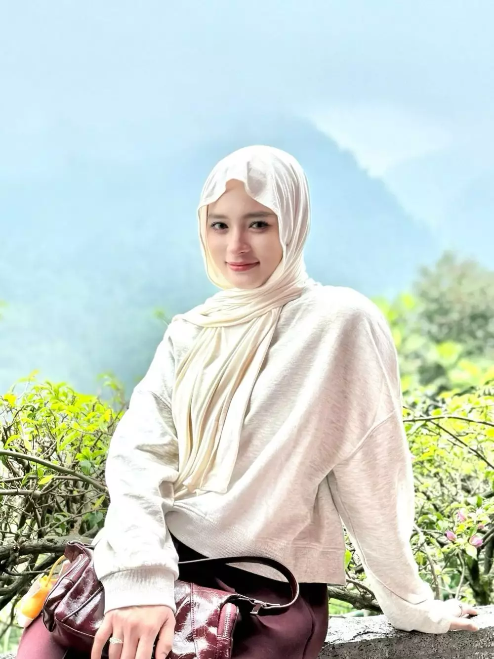 Elly Sugigi sarankan Inara Rusli nikah siri © 2025 brilio.net Elly Sugigi sarankan Inara Rusli nikah siri © 2025 brilio.net