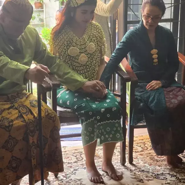 siraman anak tio pakusadewo © 2025 brilio.net siraman anak tio pakusadewo © 2025 brilio.net